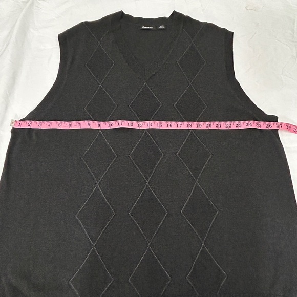 Claiborne Black and Gray V-Neck Sweater - Picture 4 of 5